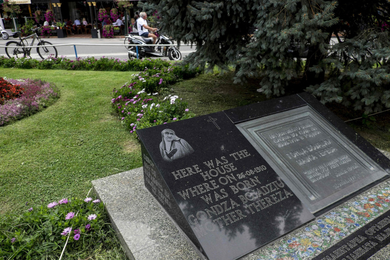 Image: MACEDONIA-VATICAN-RELIGION-TERESA
