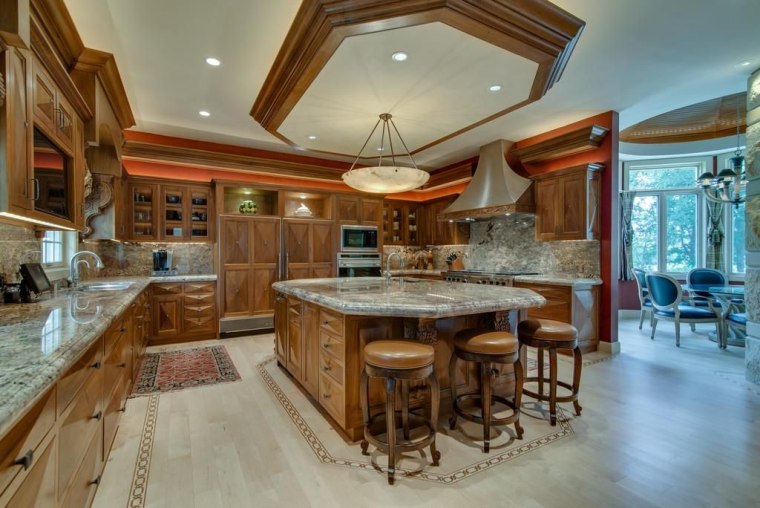Reba McEntire is selling her Nashville home — see inside