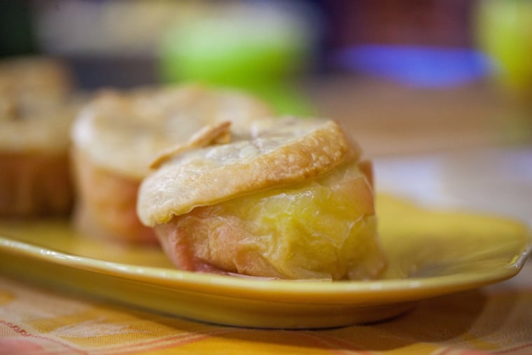 Fall food hacks: Baked apple pies