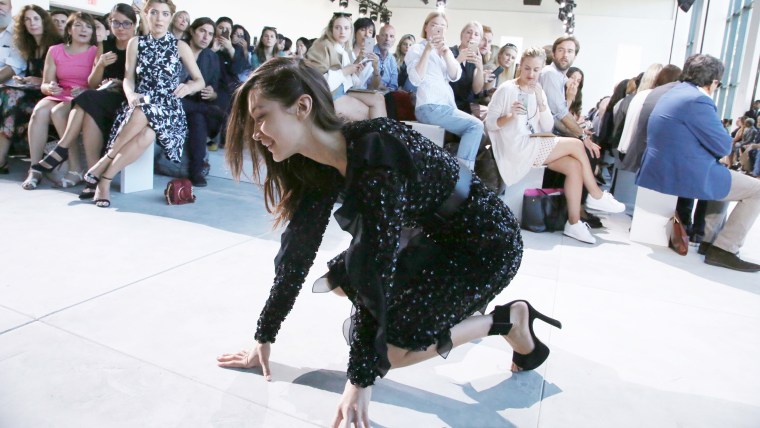 Bella Hadid falls on the catwalk
