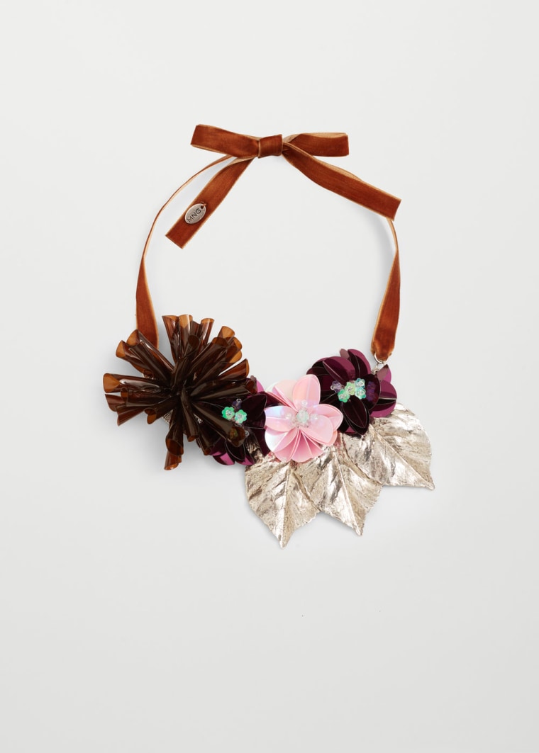 Flower necklace