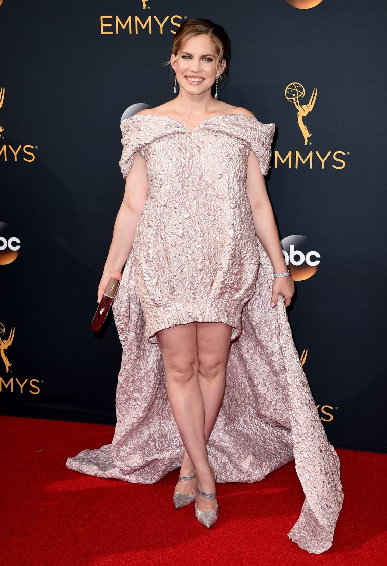 Anna Chlumsky Emmys red carpet 2016