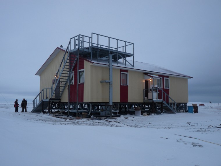 Image: Weather station on the Izvestiy TSIK Islands