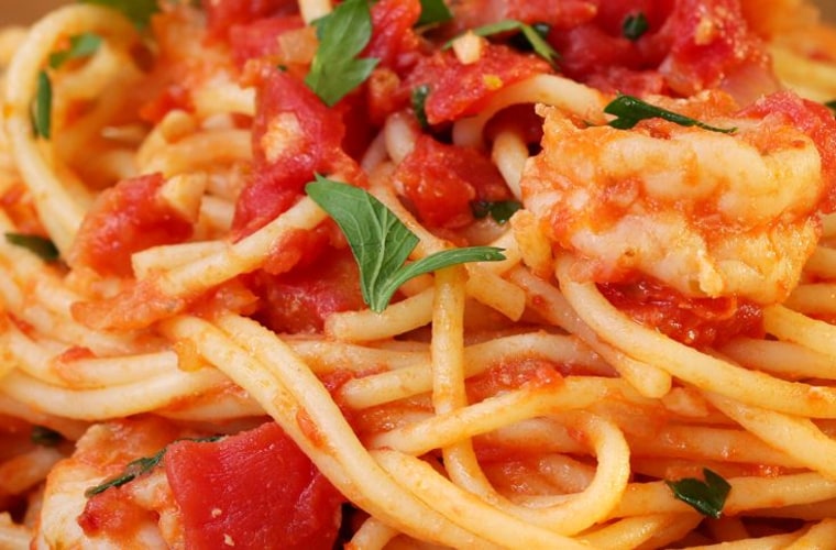 One-pot garlic shrimp spaghetti