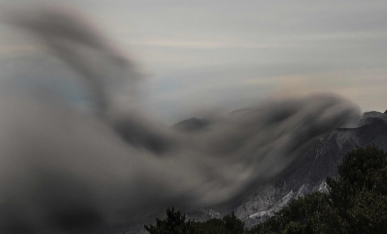 Image: The Turrialba volcano spews ash in Cartago, Costa Rica