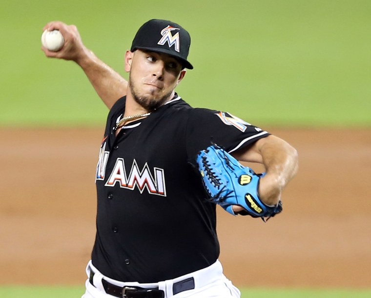 Miami Marlins baseball star Jose Fernandez dies in boat crash - BBC News