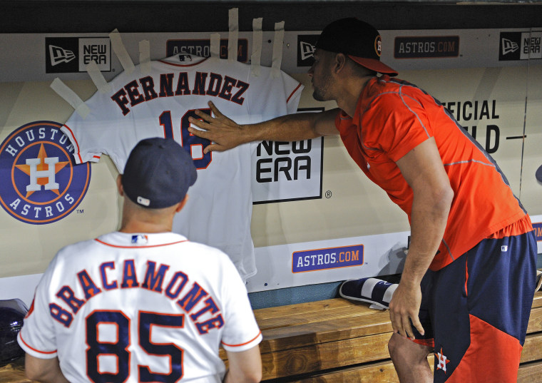 Image: Yulieski Gurriel, Javier Bracamonte