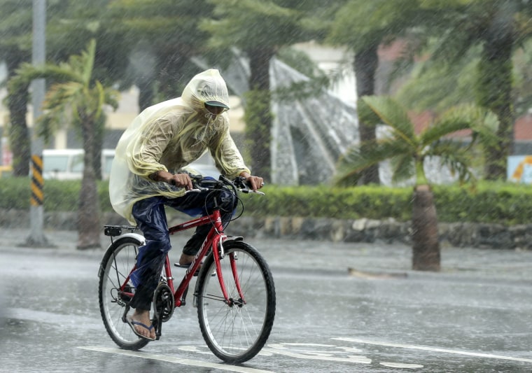 Image: Typhoon Megi hits Taiwan