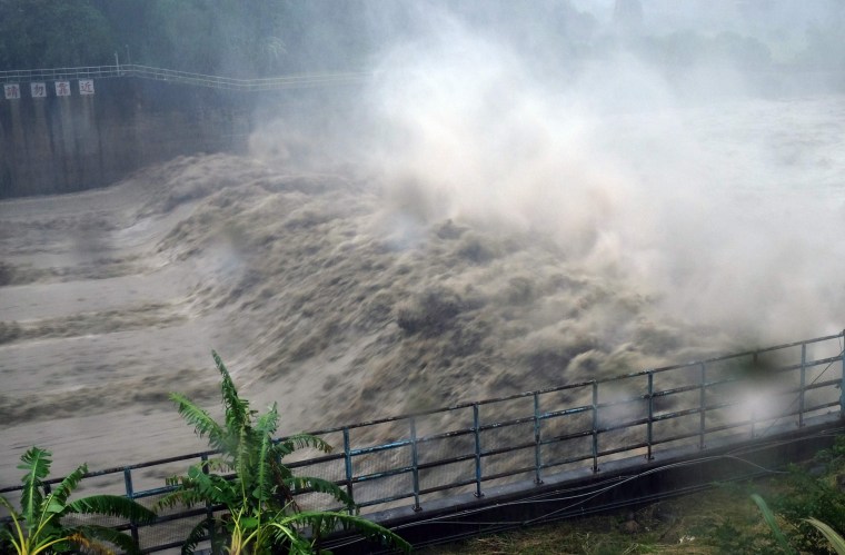 Image: Typhoon Megi hits Taiwan