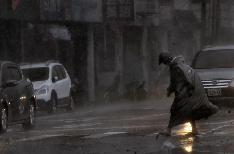 Image: Typhoon Megi hits Taiwan