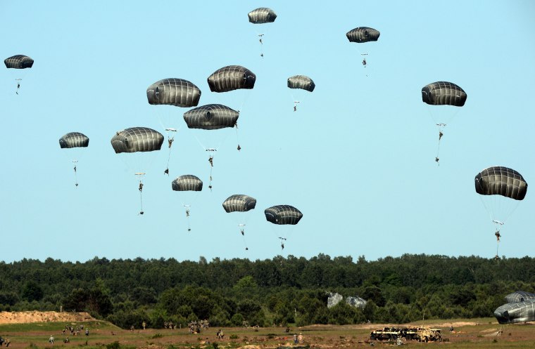 Image: U.S. troops land in Poland