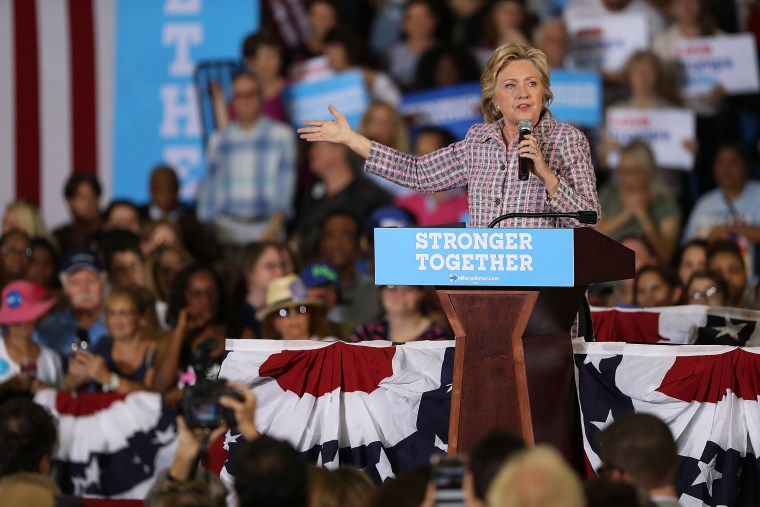 Image: Democratic Presidential Candidate Hillary Clinton Campaigns In Florida