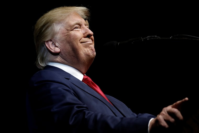 Image: U.S. Republican presidential nominee Donald Trump speaks at a campaign rally in Pueblo