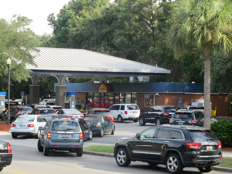 Image: Gas line ahead of S.C. evacuation