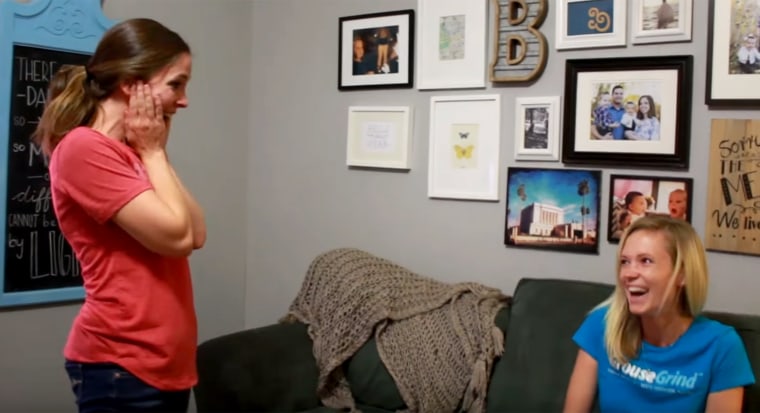 Sisters surprise each other with pregnancy reveals