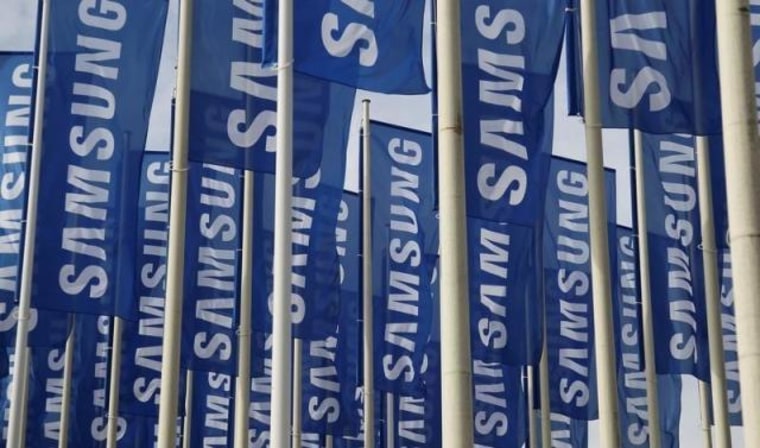 Image: Samsung flags