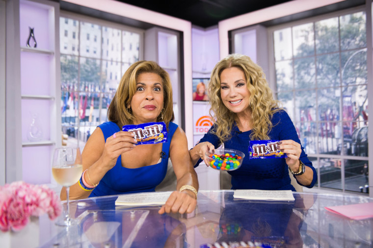 Hoda &amp; Kathie Lee trying M&amp;M'S Caramel