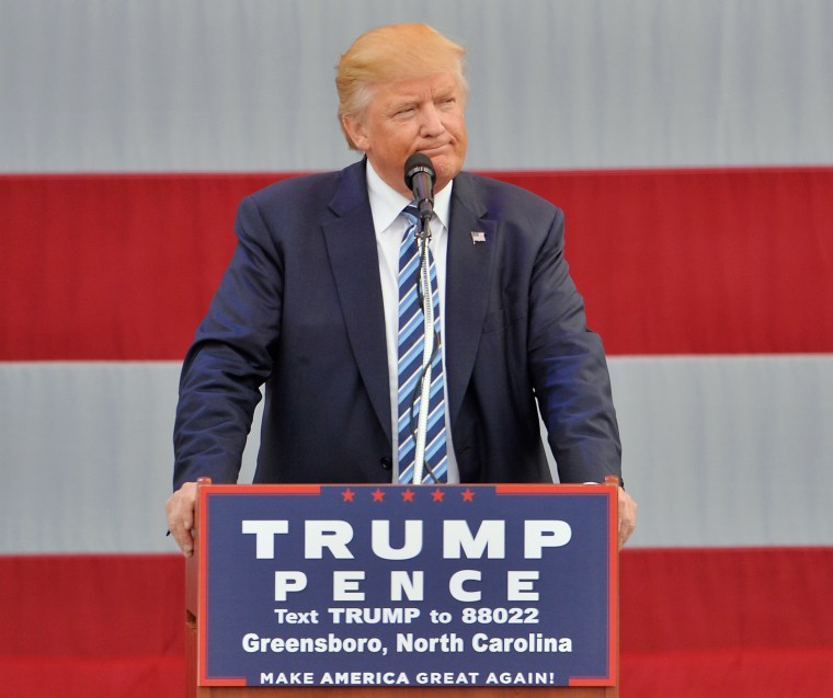 Image: Donald Trump campaigns in Greensboro, North Carolina