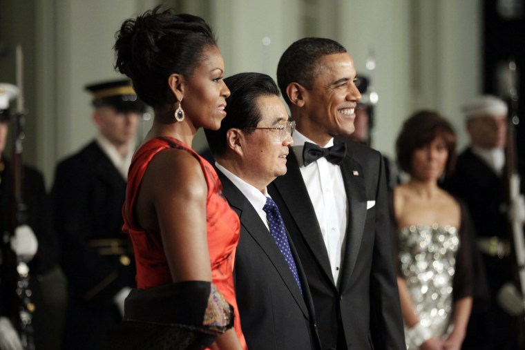 Image: Obama and first lady Michelle Obama welcome China's President Hu Jintao