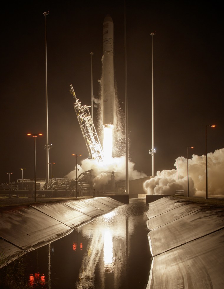 Image: BESTPIX Antares Rocket