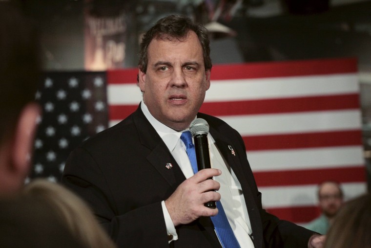 Image: U.S. Republican presidential candidate Governor Chris Christie speaks to supporters in West Des Moines, Iowa
