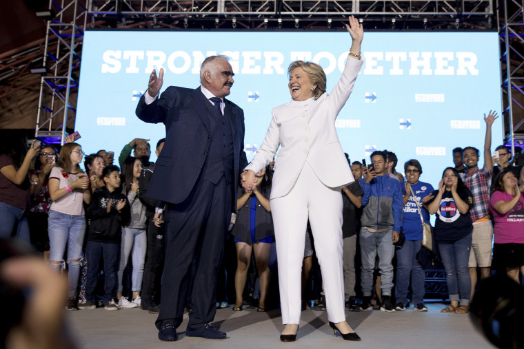 Image: Hillary Clinton, Vicente Fernandez