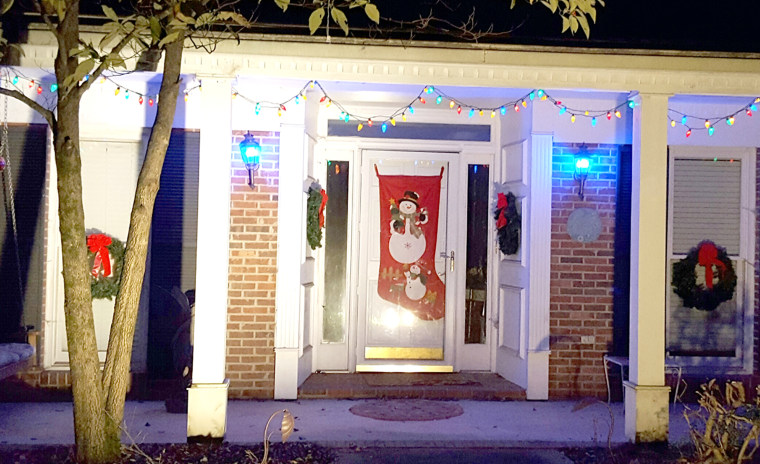 Neighbors decorate homes early to honor woman with cancer's wish for one last Christmas