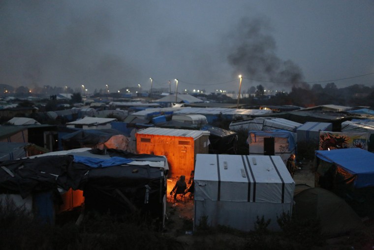 Image: Evacuation of the Jungle migrant camp in Calais