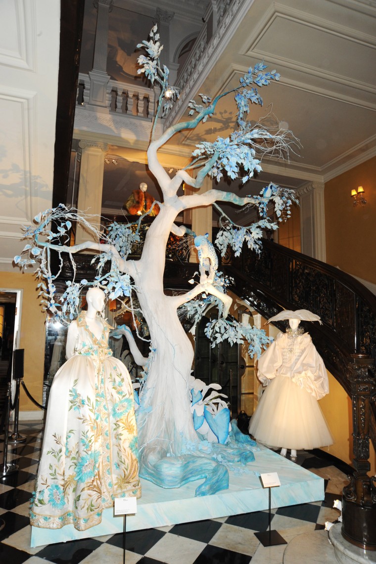 Image: Christmas Tree Designed By Dior Unveiled At Claridges