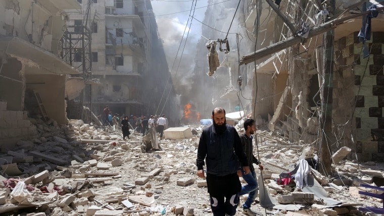 Image: At least 34 killed in new attacks in Syrian city of Aleppo