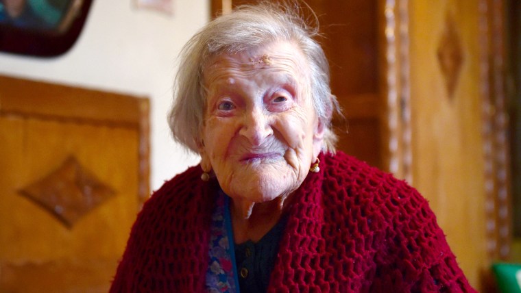 Emma Morano, 116, poses for AFP photographer in Verbania, North Italy, on May 14, 2016.