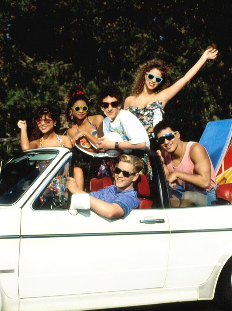 SAVED BY THE BELL, Tiffani-Amber Thiessen, Lark Voorhies, Dustin Diamond, Elizabeth Berkley, Mark-Pa