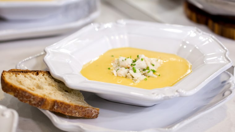 Creamy Pumpkin Soup with Crabmeat