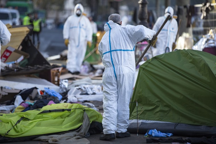 Image: Migrants crisis in Paris