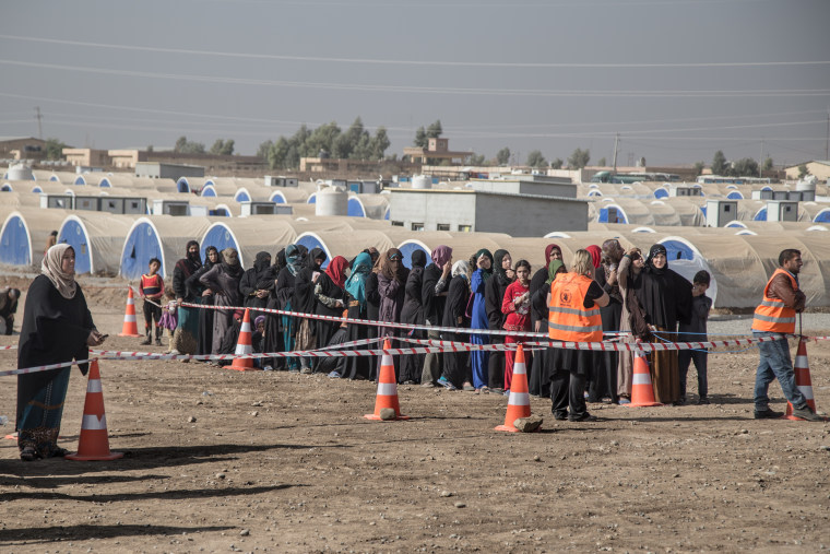 Image: Displaced Iraqi women in Khazer Camp