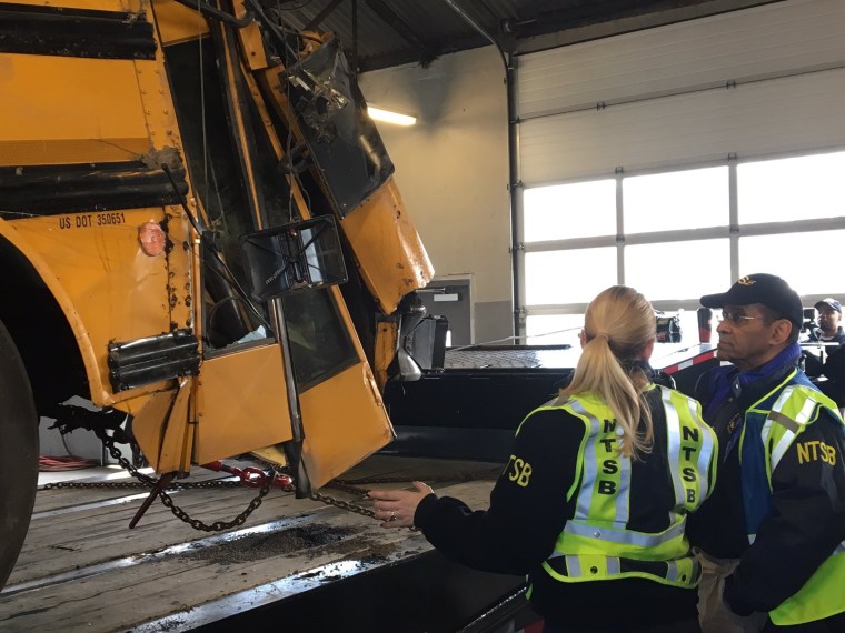 Image: Wreckage of the the school bus involved in the deadly crash in Chattanooga, Tennessee