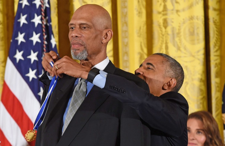 Image: US-POLITICS-OBAMA-MEDAL OF FREEDOM