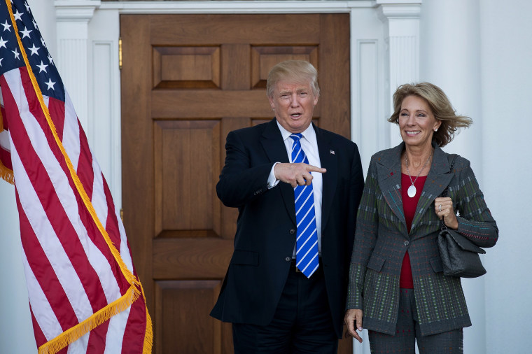 Image: Donald Trump Holds Weekend Meetings In Bedminster, NJ