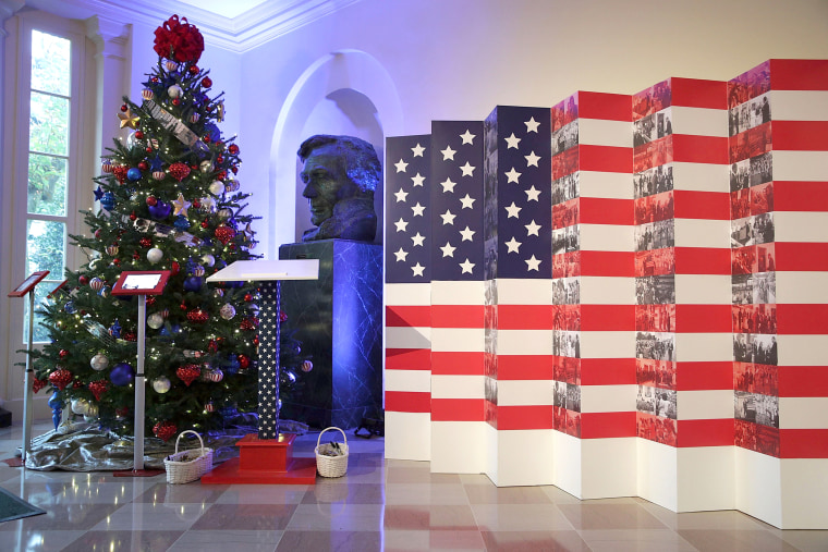 The White House Is Decorated For The 2016 Holiday Season