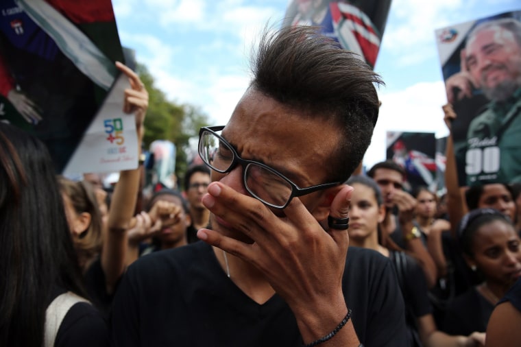 Image: Reactions in Havana after Castro's death