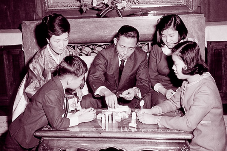 Image: Park Geun-hye (right, back row) with her family as a child