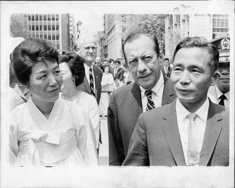 Image: Park Geun-hye's mother and father