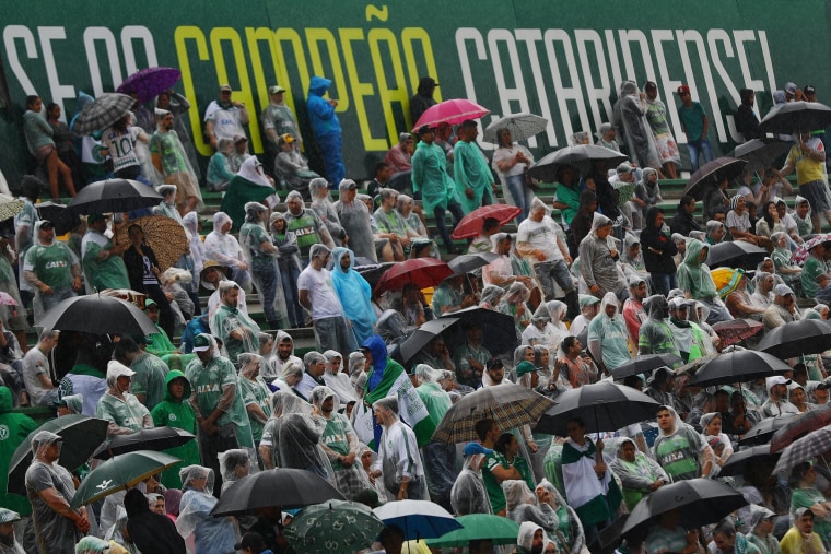 Image: Fans Pay Tribute To Brazilian Football Team Chapecoense Following Fatal Plane Crash