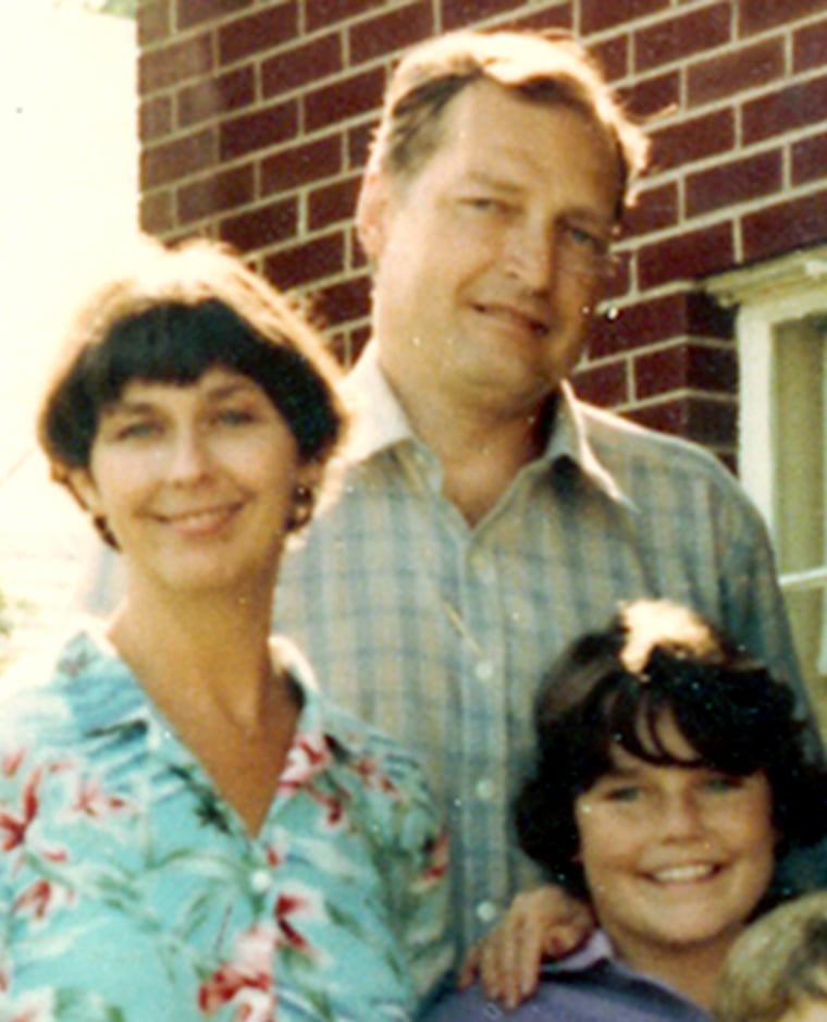 Savannah as a child with her mom and father Charley