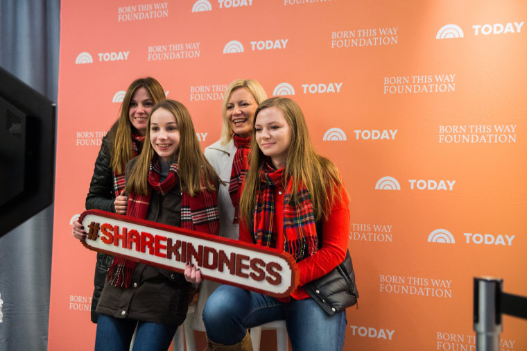 There's nothing selfish about a selfie with the #ShareKindness LEGO hashtag!