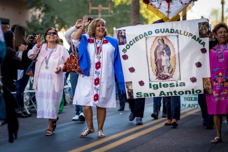 Marchers at event celebrating Our Lady of Guadalupe, Phoenix AZ, December 2015  (Courtesy Roman Catholic Diocese, Phoenix).