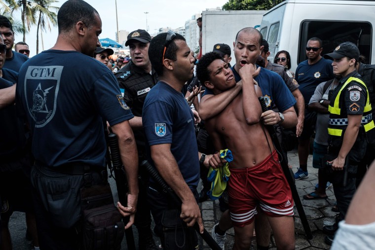 Thousands Celebrate Annual Rio Gay Pride