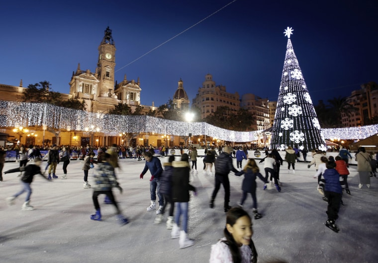 Image: ICE RINK IN VALENCIA