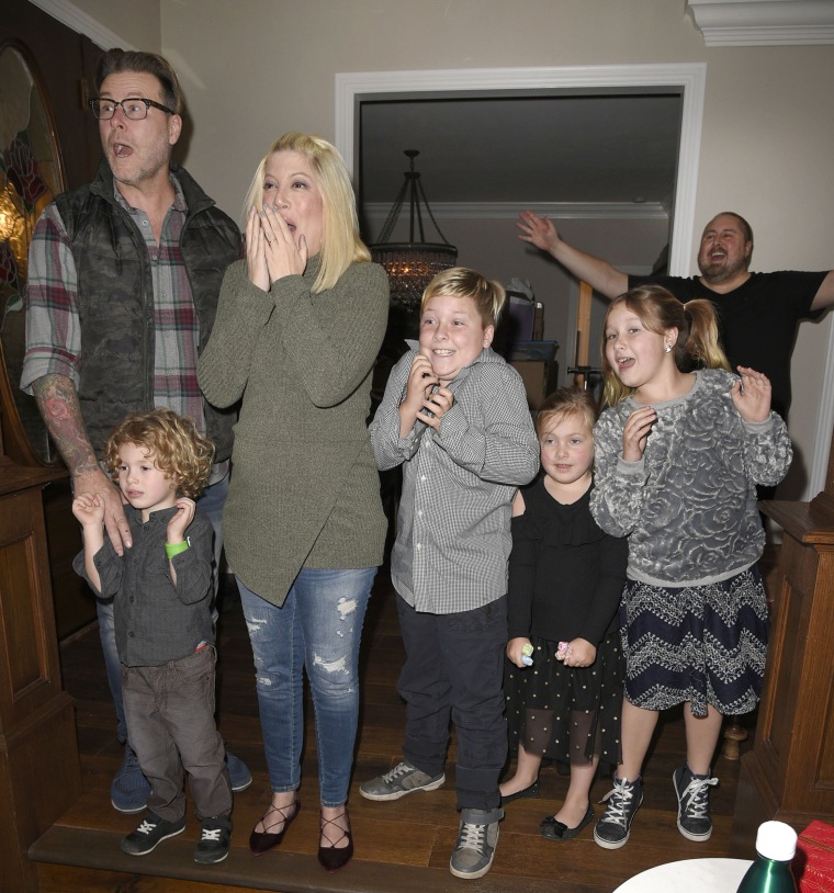 Tori Spelling and Family Find Out if It Is A Boy Or Girl