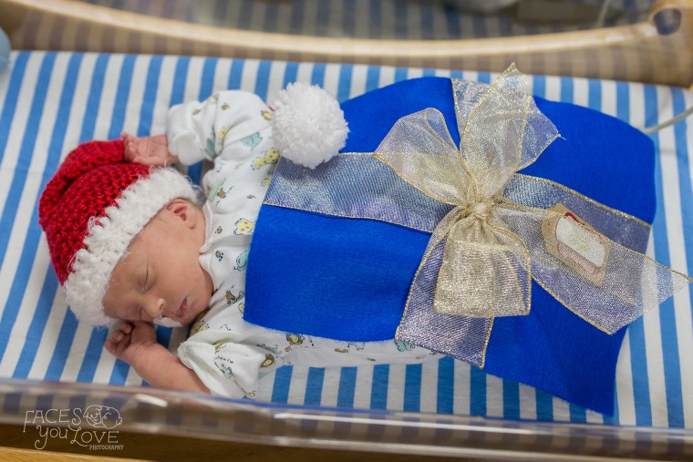 NICU babies dressed as gifts spread cheer this holiday season